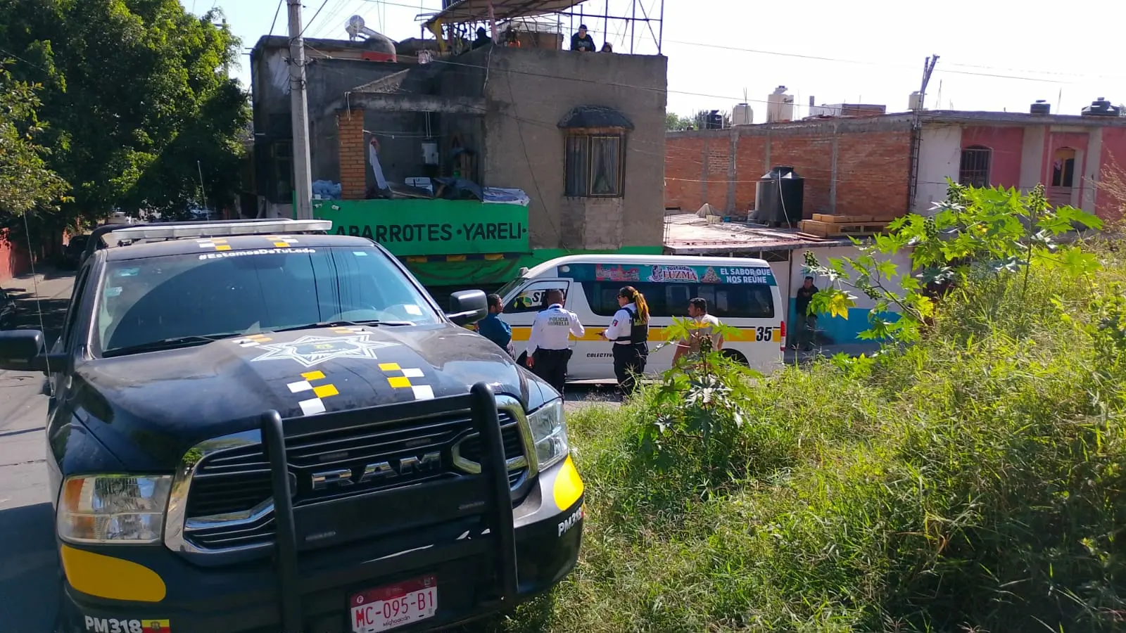 Conductor ebrio de combi causa choque y atropella a ciclista en Morelia