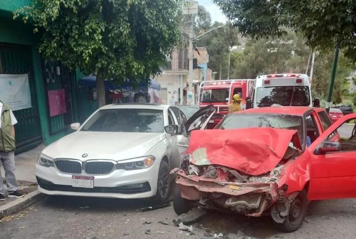 Conductor pierde la vida al sufrir un infarto mientras conducía en Morelia