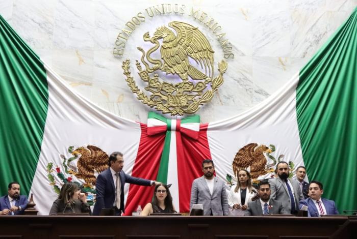 Congreso del Estado permite que padres decidan el orden de apellidos de sus hijos