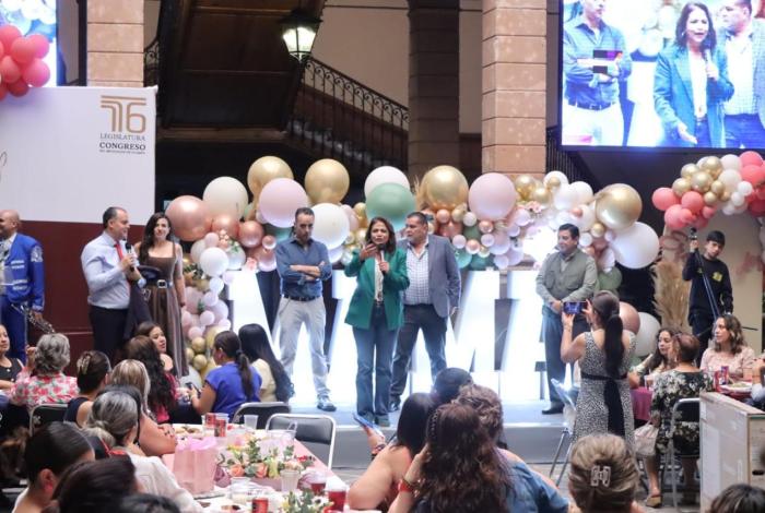 Congreso del Estado reconoce labor de las madres michoacanas en la sociedad