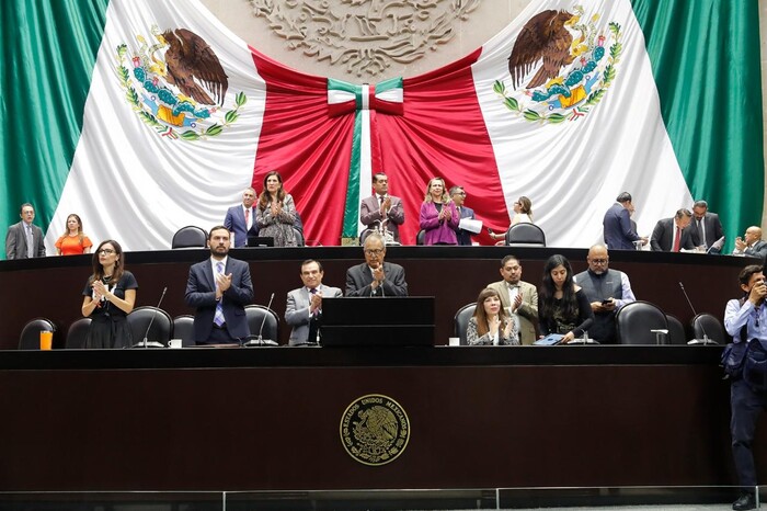  #Congreso | Diputadas y diputados otorgan minuto de aplausos y guardan minuto de silencio, por héroes y víctimas de los sismos de 1985 y 2017