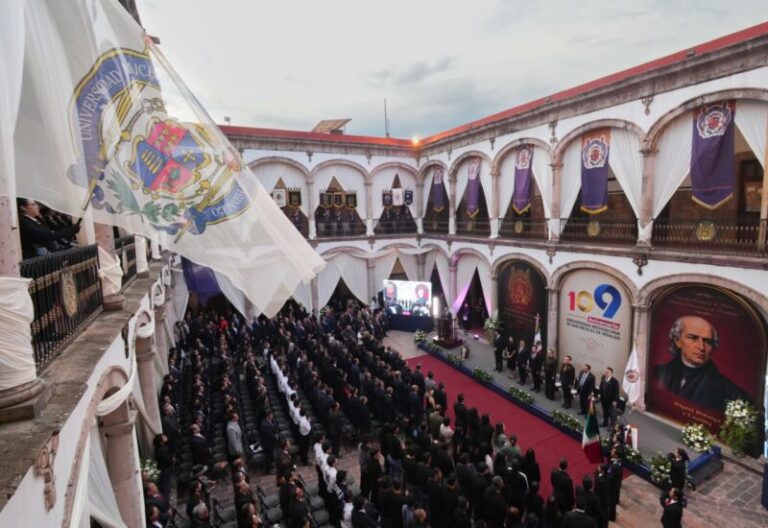 Conmemoran 109 años de grandeza de la UMSNH; Yarabí Ávila destaca profunda transformación de la institución