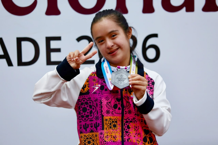 Conquista Alexa Núñez medalla de plata en los 100 metros planos dentro de la Paralimpiada Nacional 2026