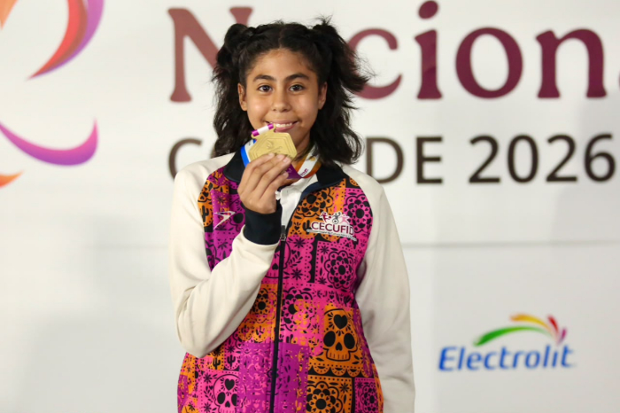 Conquista Kyara Ávalos medalla de oro en impulso de bala en la Paralimpiada Nacional