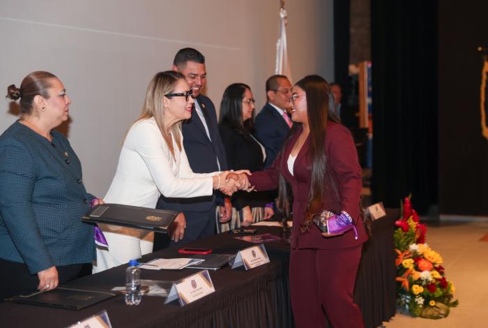 Construyan una mejor sociedad y sean ejemplo para las futuras generaciones, insta Yarabí Ávila a egresados de Seguridad Pública