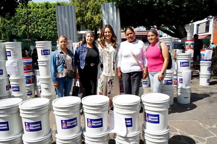 Continúa entrega de materiales a escuelas en Zacapu