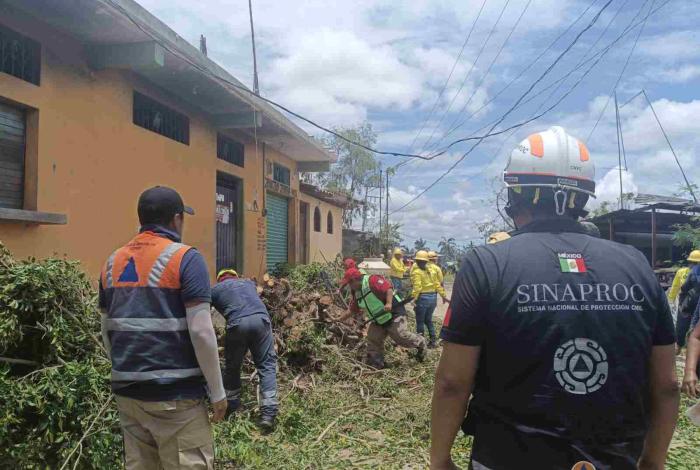 Continúan las acciones de atención tras el paso del huracán Erick en Oaxaca y Guerrero