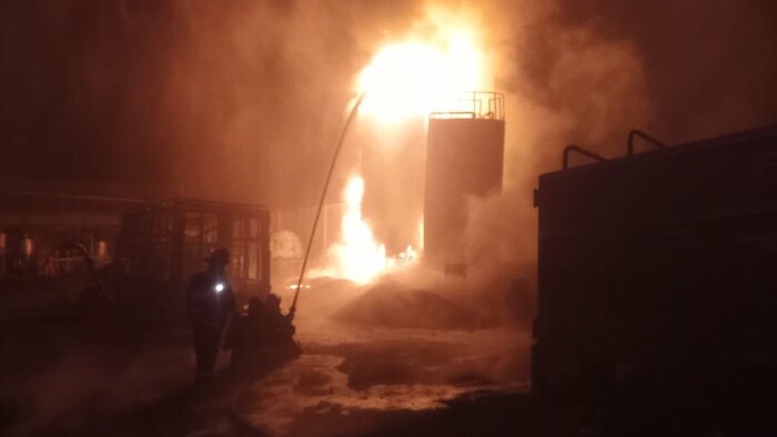 Controlado incendio de destiladora en Tancítaro