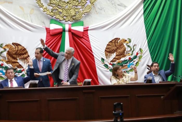 Convoca Congreso a proponer merecedores a la Condecoración “Suprema Junta Nacional Americana”, 2025