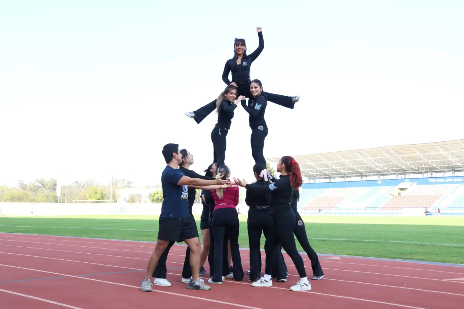 Convocatoria para integrarse al grupo de porristas de la UMSNH es permanente