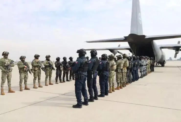 Cooperación en seguridad: México entrega 37 reos a Estados Unidos