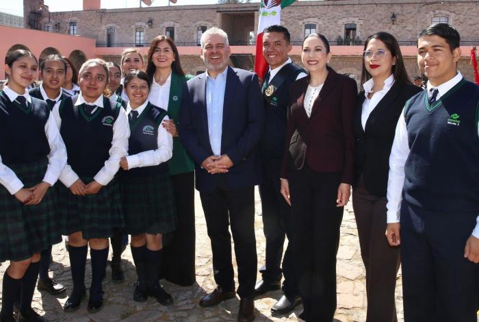 “Cooperación sí, sumisión no”: Bedolla respalda estrategia de Sheinbaum y reconoce valentía del Ejército