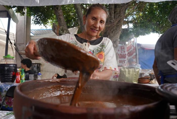 Córrele, porque se acaba: último día de la Feria del Mole de Santa María
