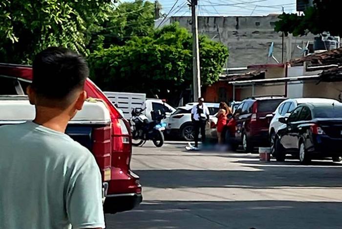 Cortador de limón fallece en ataque a balazos en la colonia Palmira, en Apatzingán