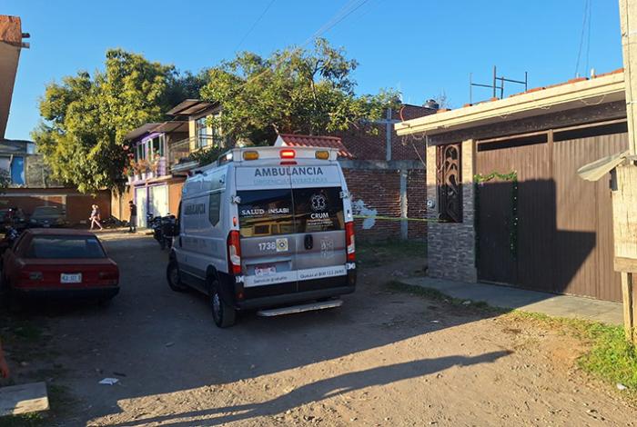 Criminales asesinan a balazos a un hombre en la colonia Valle Dorado, en Uruapan