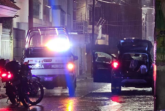 Criminales atacan a una pareja en Uruapan; el hombre muere y la mujer está herida