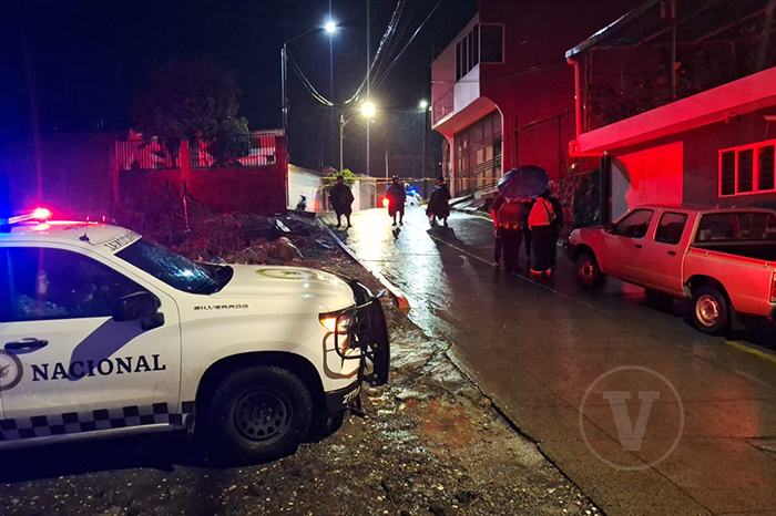Criminales irrumpen en domicilio balean a dos mujeres, en Uruapan