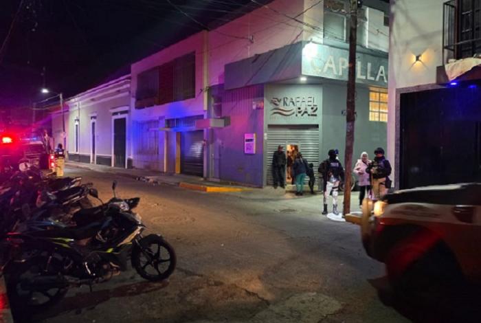 Criminales irrumpen en velorio de joven asesinado y matan a un sujeto, en Zamora