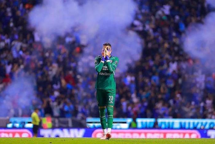 Cruz Azul se queda sin Kevin Mier para la Liguilla del Apertura 2025