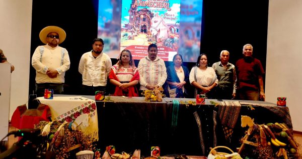 Cuanajo te espera para vivir la tradición de la Noche de Muertos con su caballito monumental
