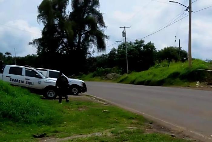 Cuerpo putrefacto de un adulto mayor es hallado en barranco de Uruapan; autoridades investigan
