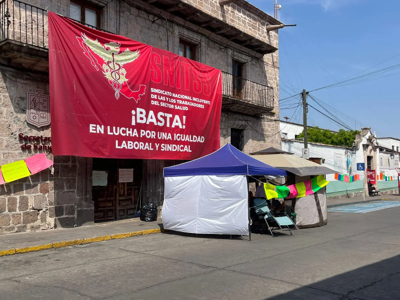 Cumplen 19 días en protesta los trabajadores de Salud ante la falta de un Reforma Laboral