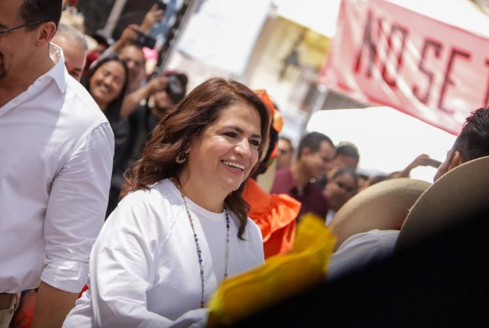 Da encuesta cómoda ventaja a Fabiola entre mujeres de Morena