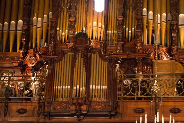 Dan mantenimiento al órgano chico de Catedral; el monumental funciona al 40%