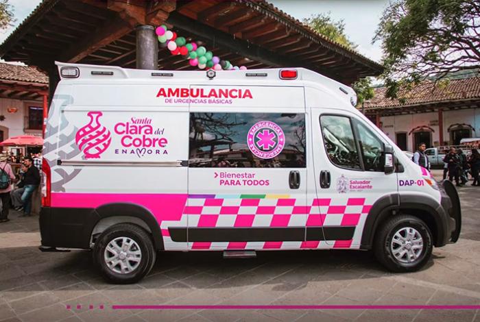Dayana Pérez fortalece la atención médica en Salvador Escalante con nueva ambulancia