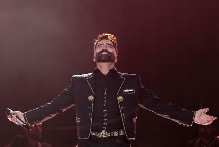"De Rey a Rey": Alejandro Fernández rinde tributo a su padre Vicente en el Estadio GNP; Yuridia, Edén Muñoz y Camila Fernández en dueto