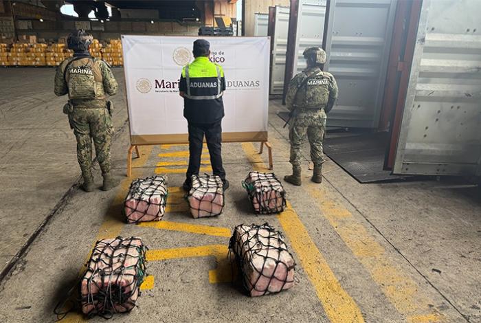 Decomisan 137 kg de presunta cocaína en la aduana de Lázaro Cárdenas; detienen a 5 ecuatorianos