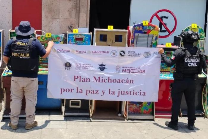 Decomisan diez máquinas tragamonedas y droga en el Centro Histórico de Morelia