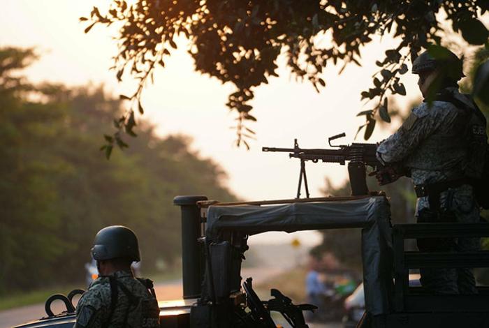 Defensa realiza pase de lista y revisión de armamento a la Policía Municipal de Ario