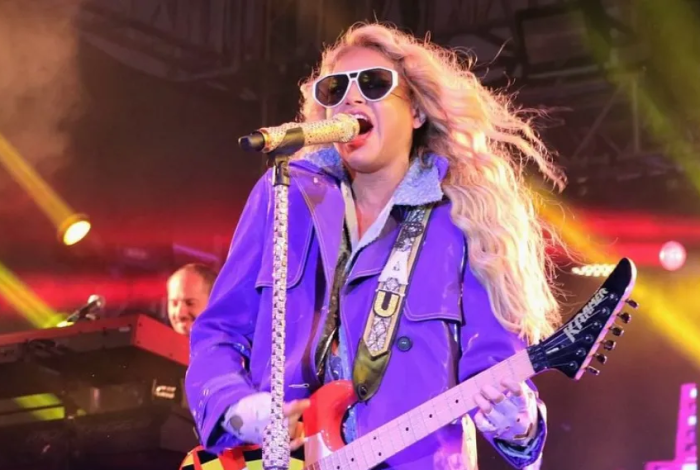 Defienden a Paulina Rubio ante acusaciones de violencia