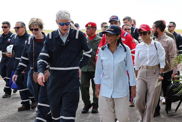 Delcy Rodríguez dice sentirse "muy contenta" por la cooperación entre Venezuela y EUA