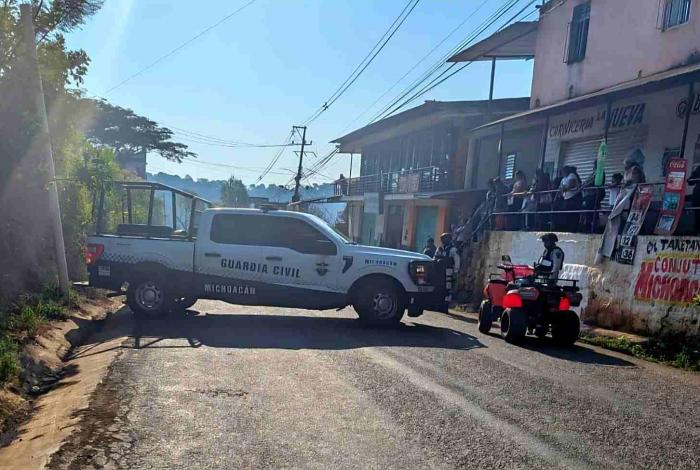 Delincuentes matan a una mujer en lonchería de Ziracuaretiro