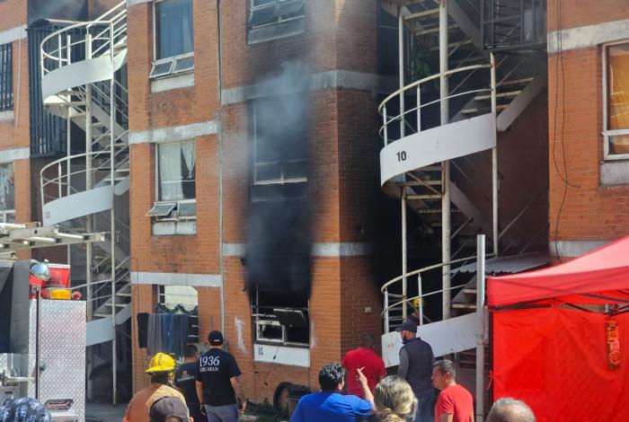 Departamento se incendia en el Fraccionamiento Las Lomas, al norte de Uruapan