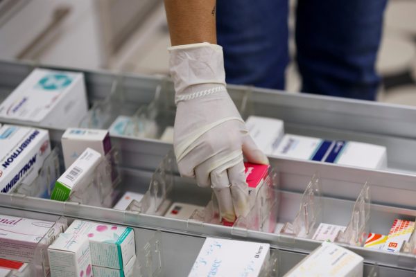 Desabasto de fármacos alcanza a la Sedena; sólo surte 56% de las recetas