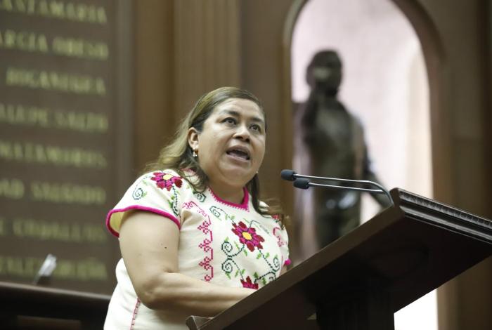  Desde el pleno, Belinda Iturbide exhorta a la FGE para que se atienda a personas víctimas de estafas bancarias telefónicas y digitales
