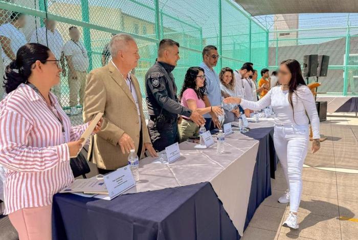 Desde la cárcel terminan básica, licenciatura… ¡y hasta maestría!