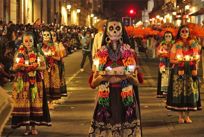 Desfiles en Morelia de que no podrás perderte: Catrinas, zombis, disfraces y caravana del terror