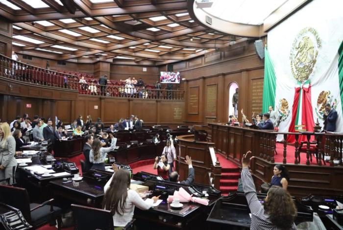 Designa Congreso del Estado a Felipe Orlando Aragón Andrade, como recipiendario de la Presea “Constitución de 1814”