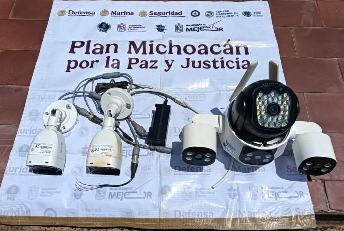 Desinstalan cámaras parásitas en Apatzingán