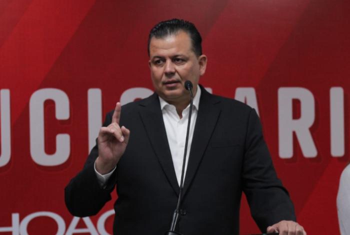 "Después de una profunda reflexión", Memo Valencia declina su aspiración para ser fiscal de Michoacán