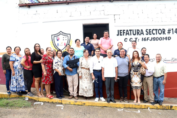 Destaca en Huetamo el apoyo de Pablo Varona al sector educativo