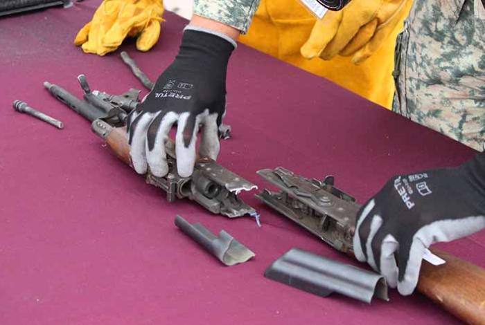 Destruyen más de 400 armas y miles de cartuchos en la XXI Zona Militar