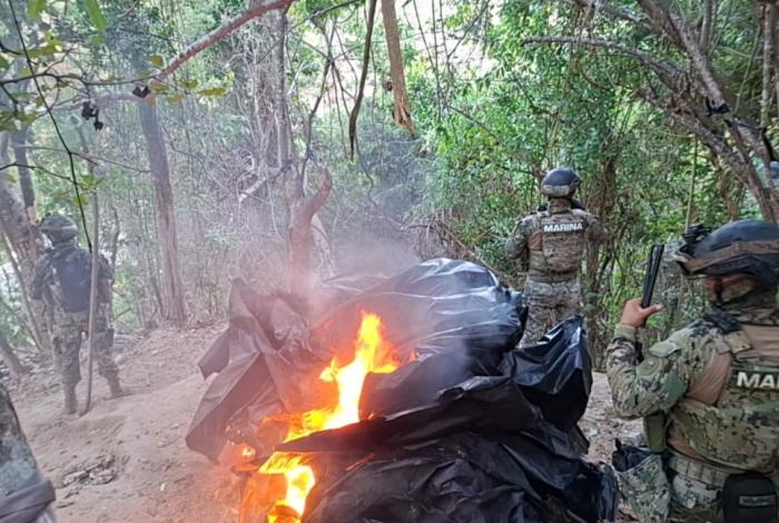 Destruyen narcolaboratorio en Huahua, municipio de Aquila