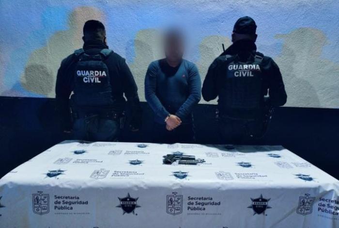Det13nen a policía auxiliar por manejar alcoholizado, en Tzintzuntzan
