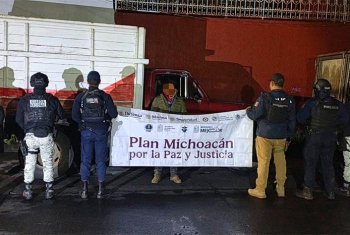 Detención por presunta tala ilegal genera retención de vehículos en Capacuaro