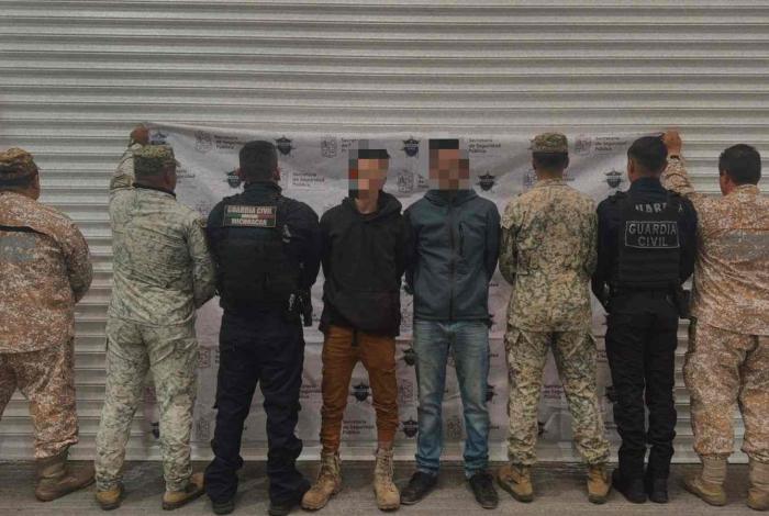 Detenidos dos hombres con más de 15 mil litros de hidrocarburo en una pipa: SSP